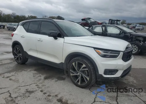 2020 Volvo Xc40 T5 R-Design z USA, uszkodzony, nr VIN YV4162UM5L2180951
